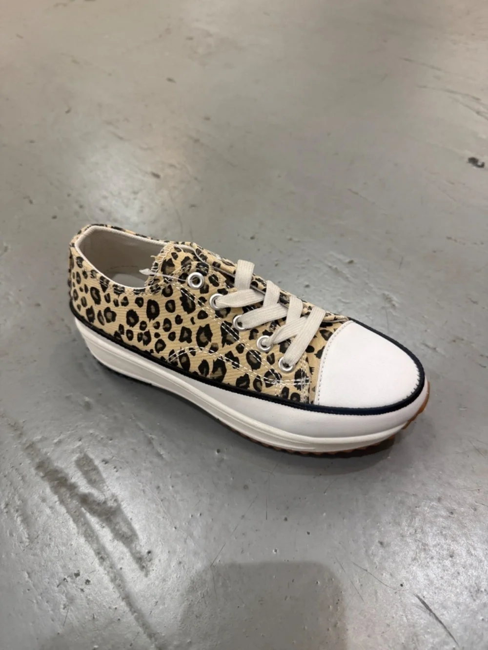 Women's  Slip On Walking Shoes Fashion Low Top Canvas Sneaker